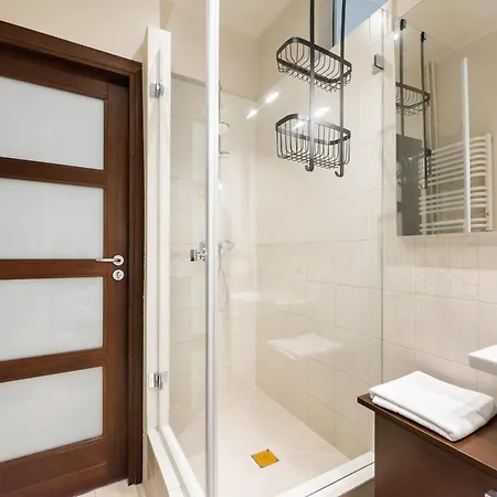 Metro Ratusz Arsenal Comfort Studio Warsaw Exterior photo
